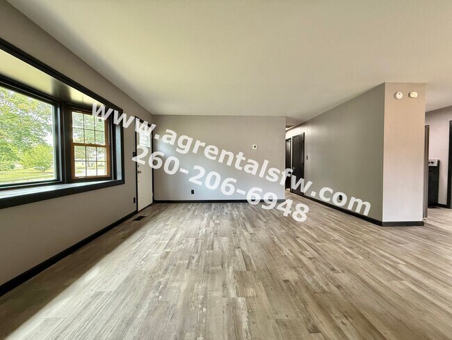 Building Photo - 3 Bedroom House