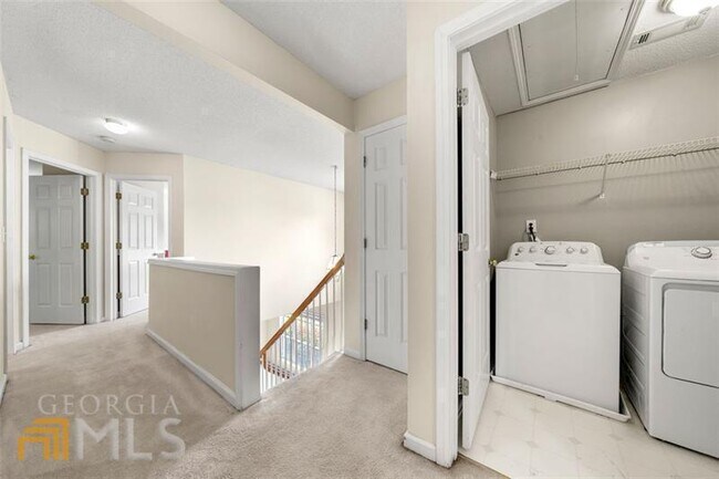 Building Photo - 3492 Chastain Glen Ln NE