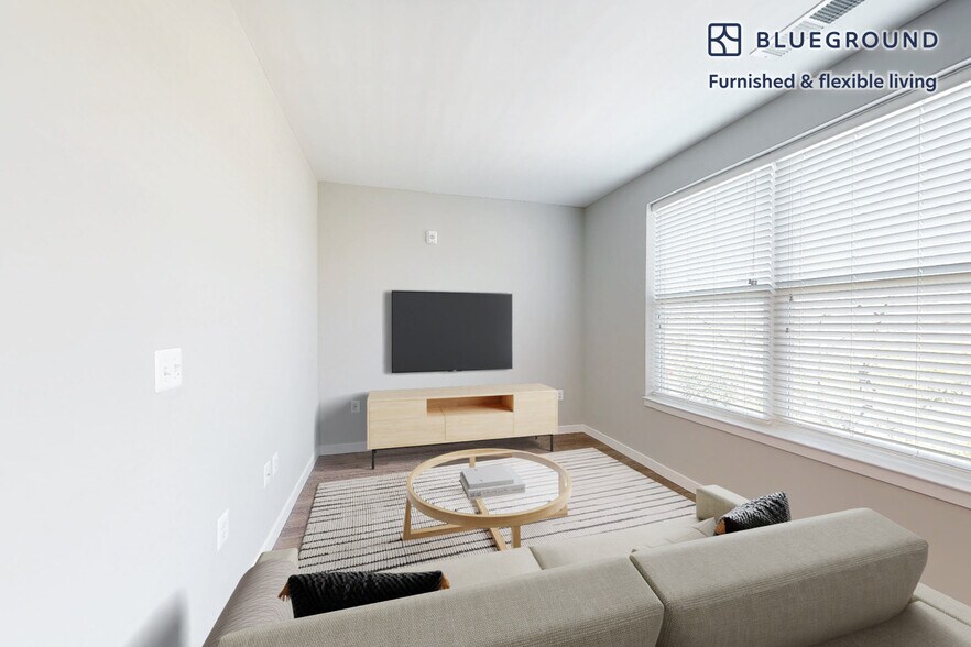 Building Photo - 12503 Ardennes Ave