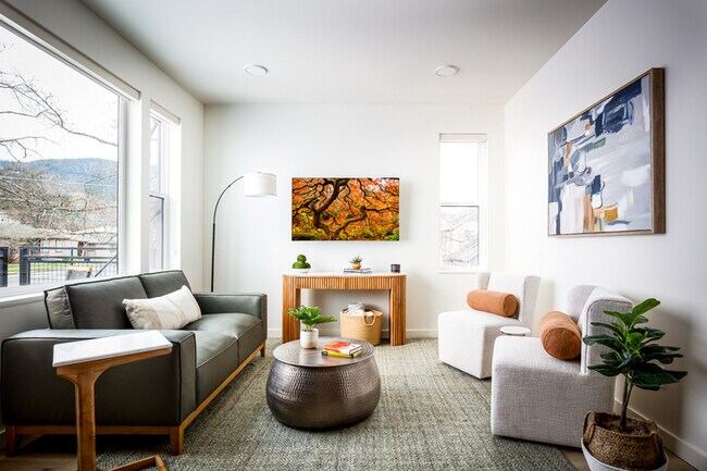 Building Photo - 180 Garfield St