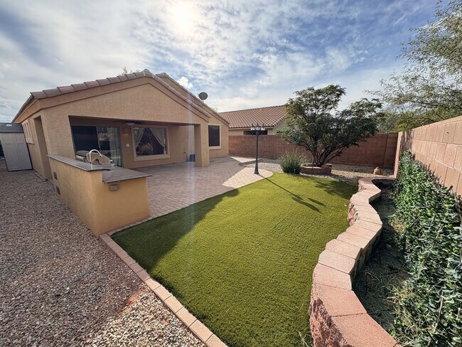 Building Photo - Vail School District Beauty with Solar for low electric bills