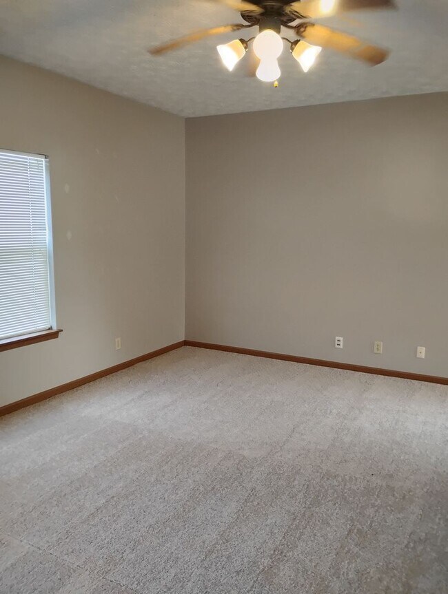 Building Photo - 3368 Edison Dr