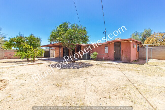 Building Photo - 4825 E 23rd St