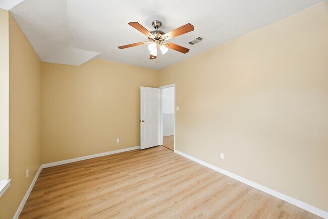 Building Photo - 5007 Kleinbrook Dr