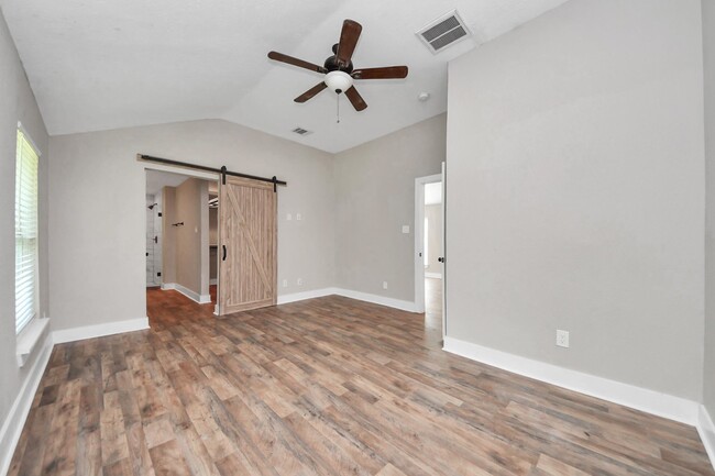 Building Photo - 1322 E 36th St