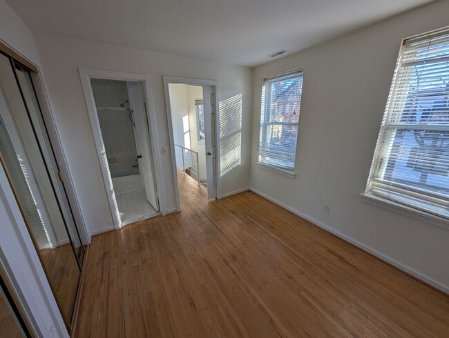 Building Photo - Georgetown Townhouse (Close to the West End and Dupont)