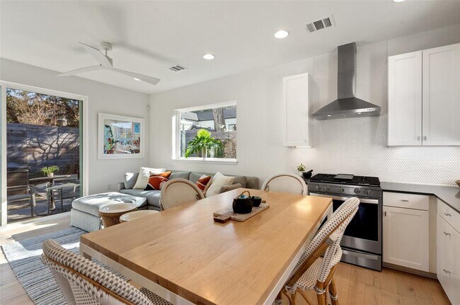 Building Photo - 209 Ben Howell Dr