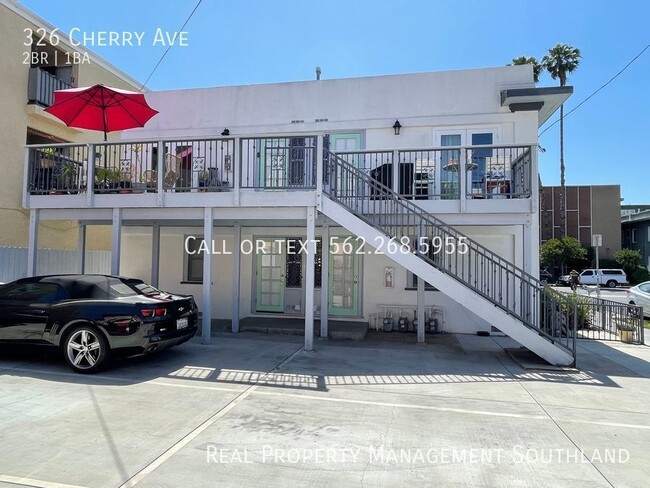 Building Photo - 326 Cherry Ave