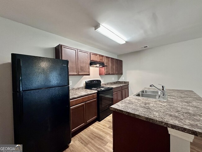 Building Photo - 308 Reedell Way