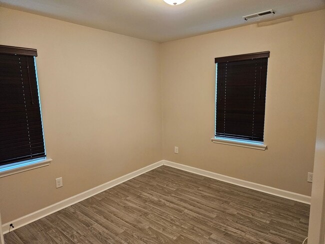 Building Photo - Charming 3-bedroom, 2-bathroom unfurnished...