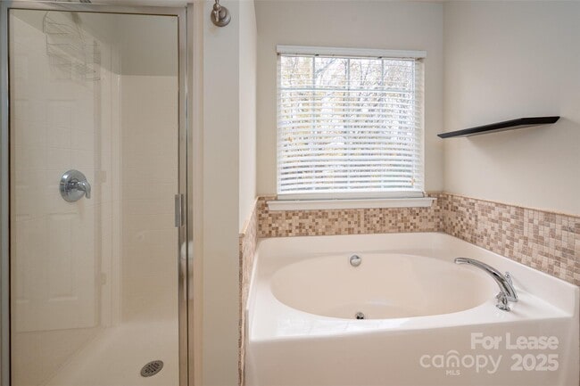 Building Photo - 11220 Cypress View Dr