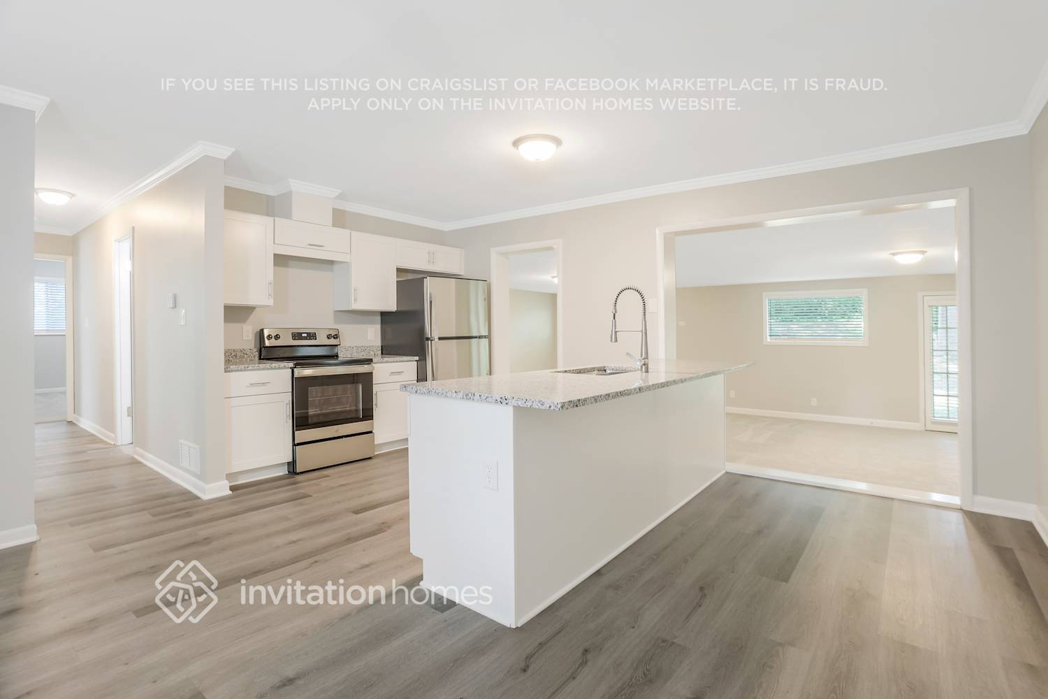 Building Photo - 1136 Woodleigh Rd SW