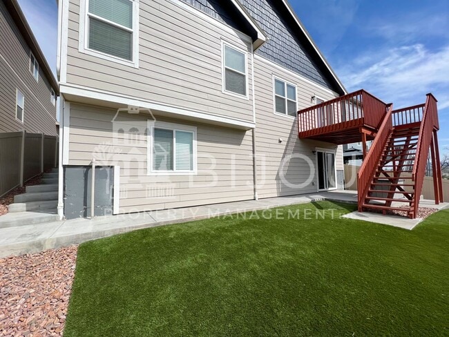 Building Photo - Grand Overlook to the Mountains!