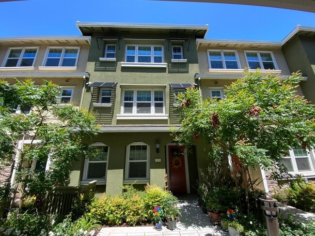Primary Photo - SUNNYVALE - executive townhome with amazin...