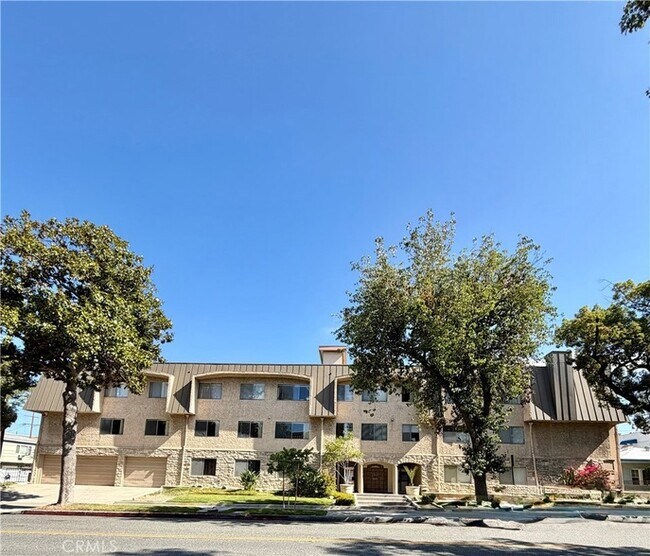 Building Photo - 377 W California Ave