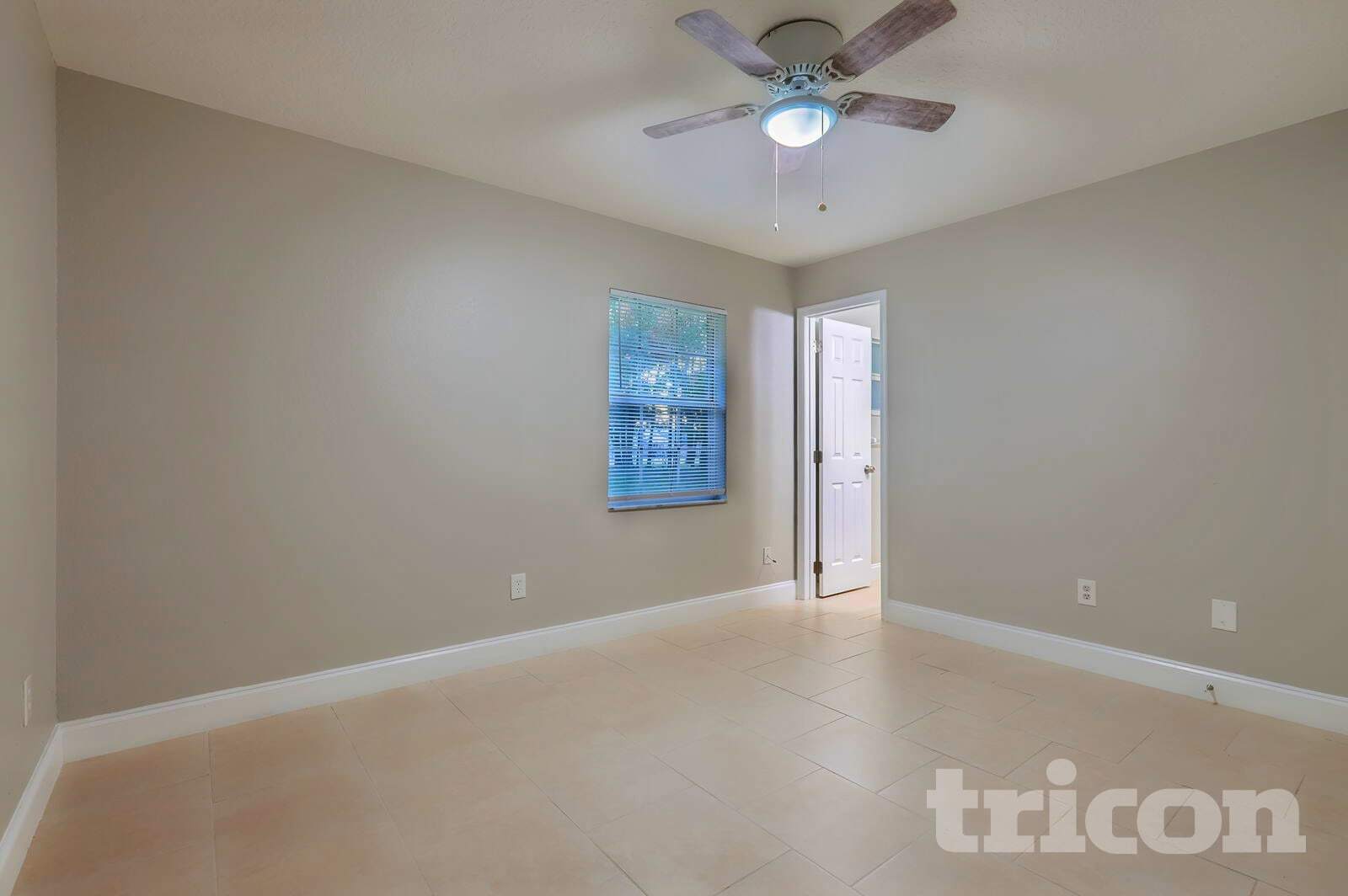 Building Photo - 2527 Orange Ave