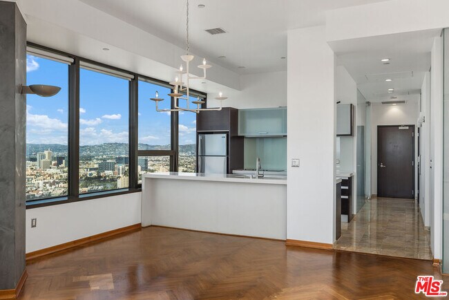 Building Photo - 1100 Wilshire Blvd