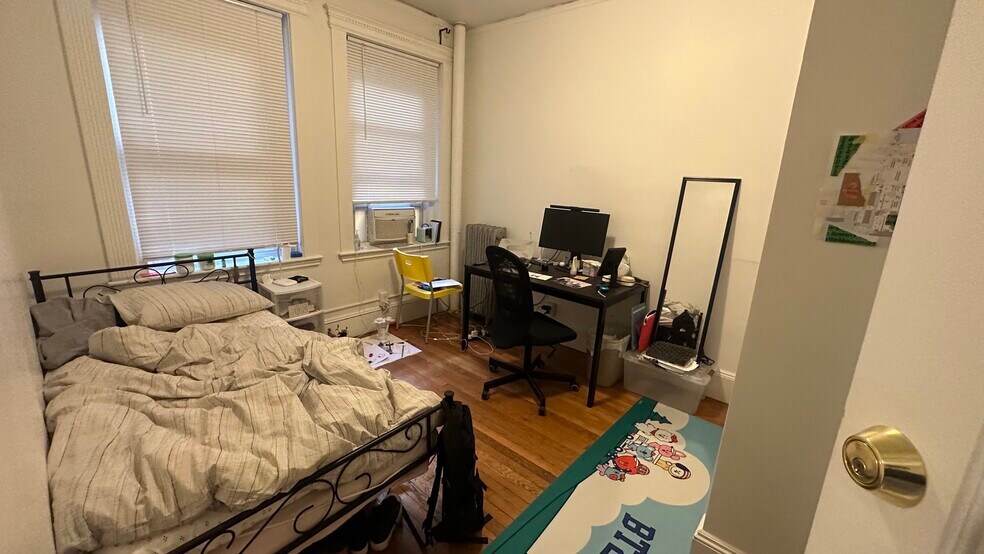 Building Photo - 64 Hemenway St