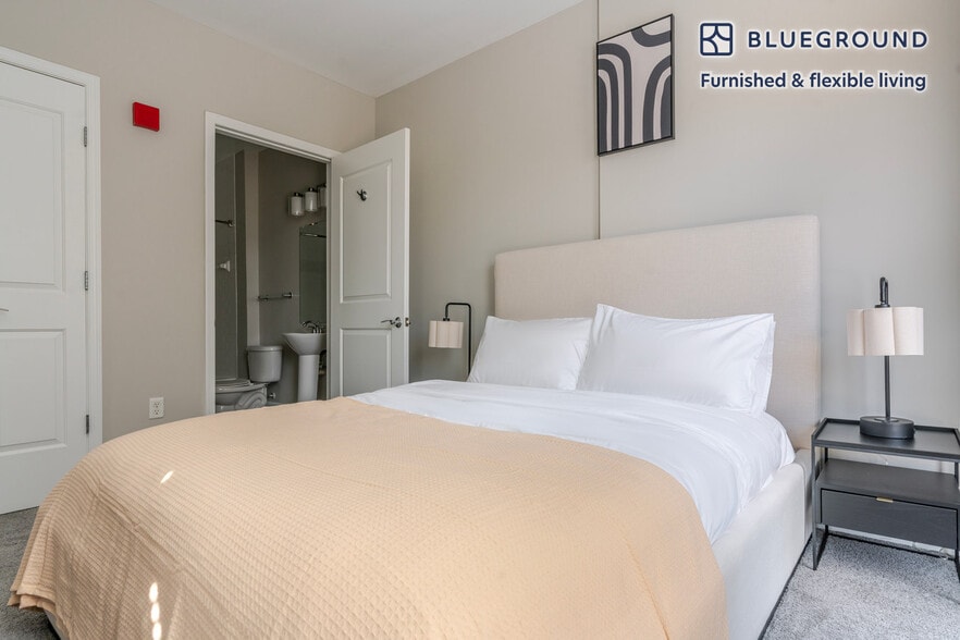 Building Photo - 7131 Arlington Rd