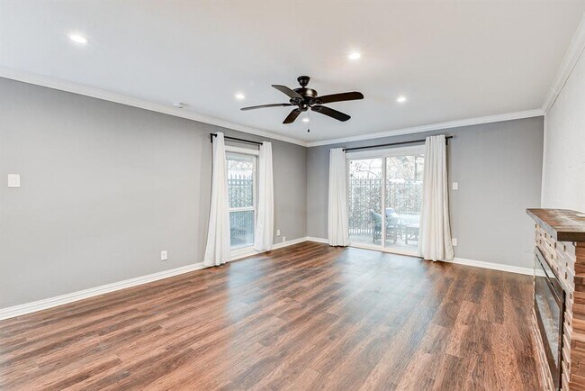 Building Photo - 6306 Riverview Way