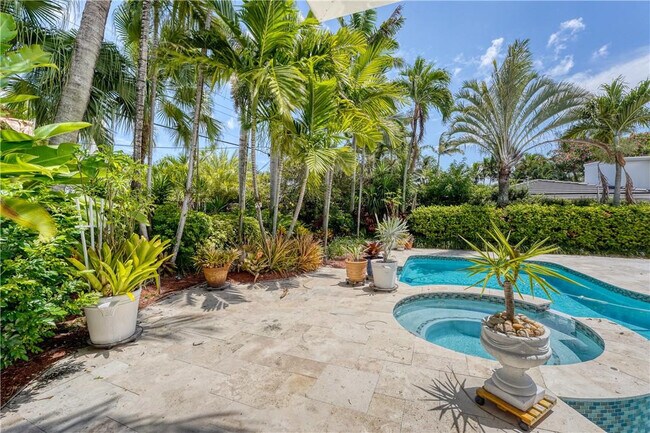 Building Photo - 2000 Admirals Way