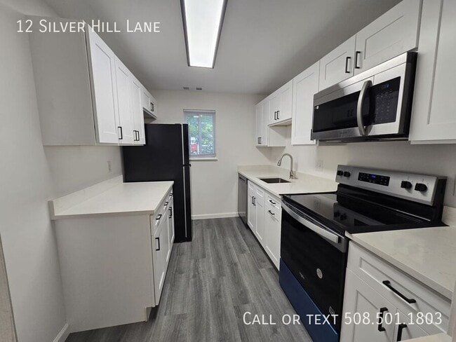 Building Photo - 12 Silver Hill Ln