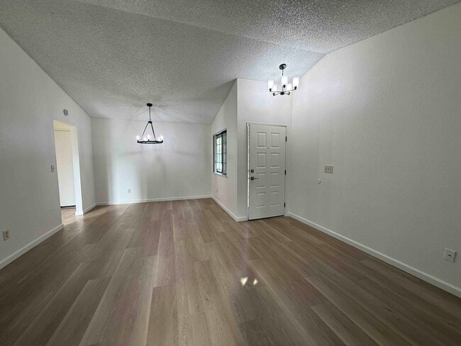 Building Photo - Great Natomas 3 Bedroom on Large Court