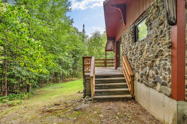 Building Photo - Mid-Century Cool Meets Maine Serenity Design. Privacy. Location. This one has it all.