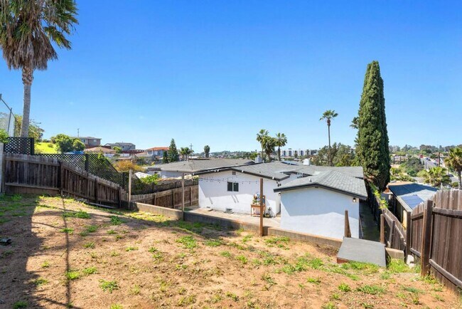 Building Photo - 1007 Winston Dr