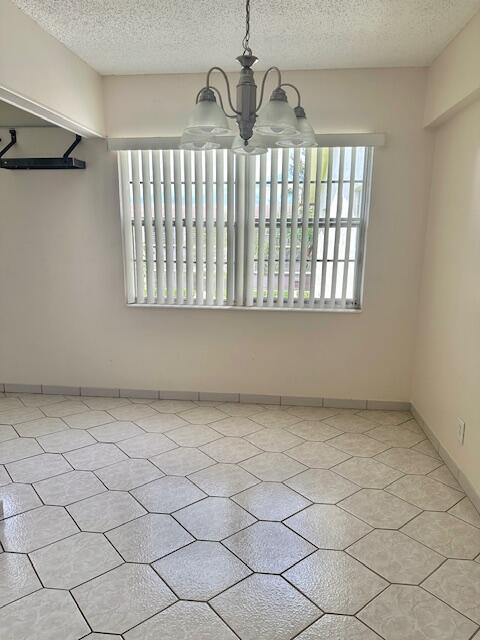 Building Photo - 368 Mansfield I