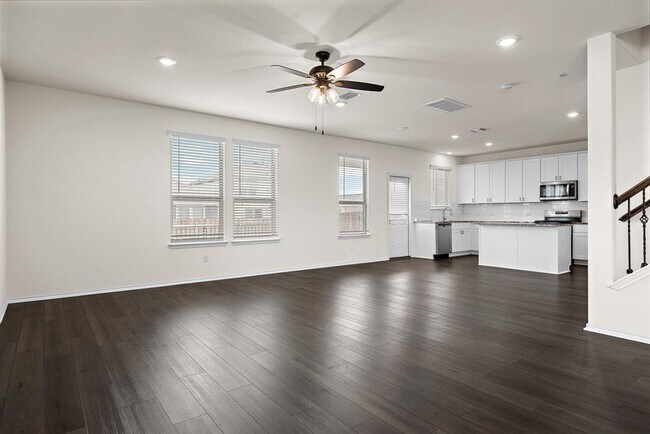 Building Photo - 616 Hugenot Wy