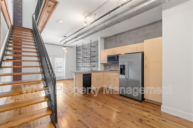 Building Photo - 3205 N Davidson St