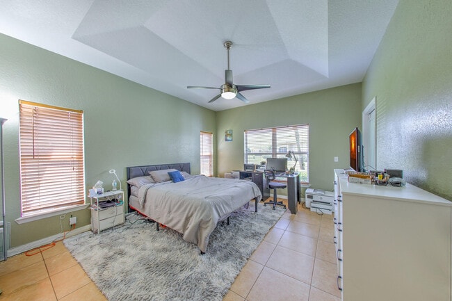 Building Photo - 1829 Sandhill Crane Dr