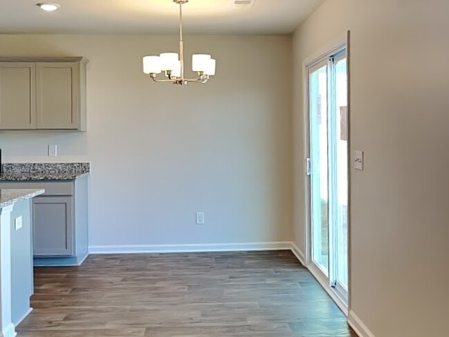 Building Photo - Located in desirable Ashton Lakes neigComi...