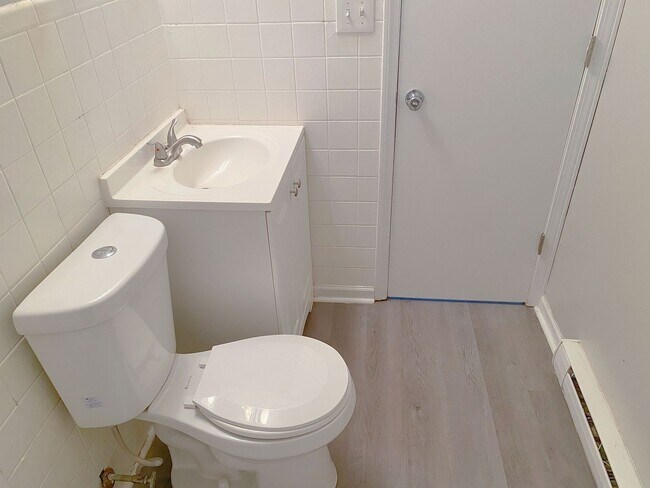 Building Photo - 1 bed 1 bathroom apartment