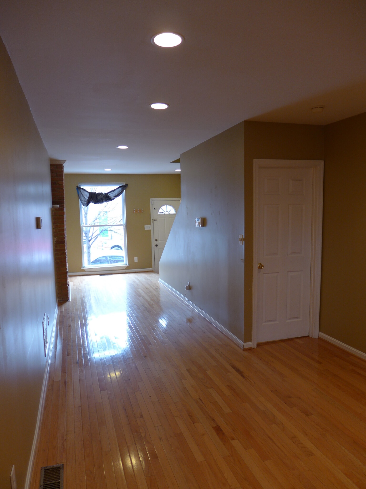 Building Photo - 121 S Conkling St