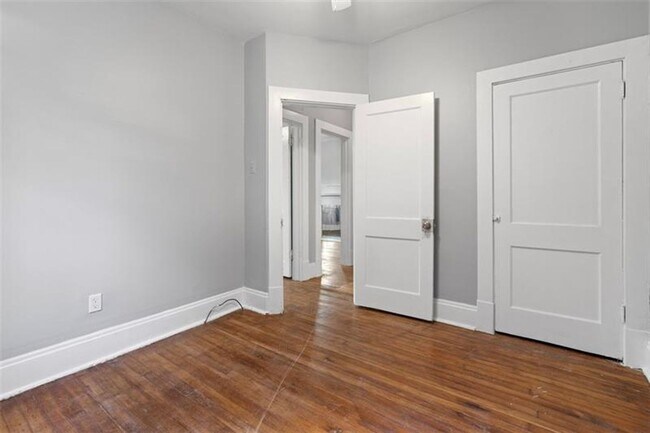 Building Photo - 2450 Starkamp St