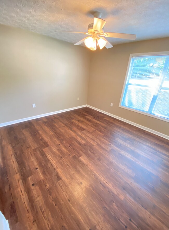 Building Photo - Available August 2026!