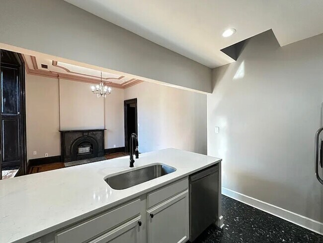 Building Photo - 238 S Ashland Ave