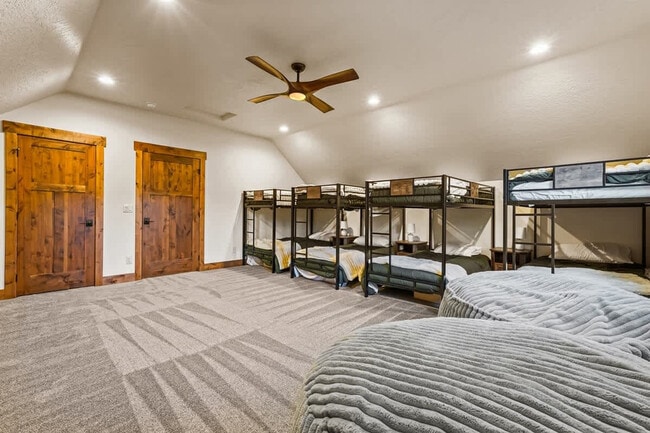 Building Photo - 18 Spur Dr