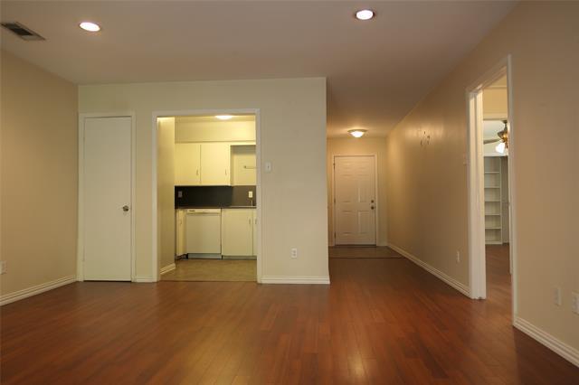 Building Photo - 6914 Walling Ln