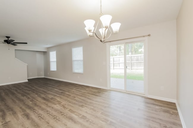 Building Photo - 1631 Hooper Court