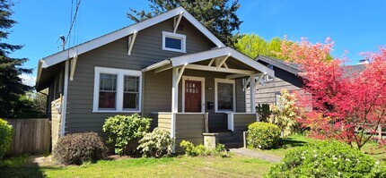 Building Photo - West Seattle Gem