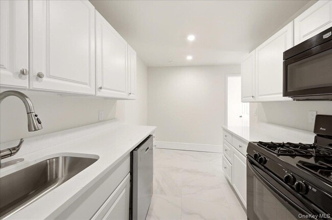 Building Photo - 32 Orchard St