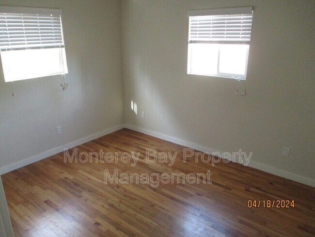 Building Photo - 1589 Soto St