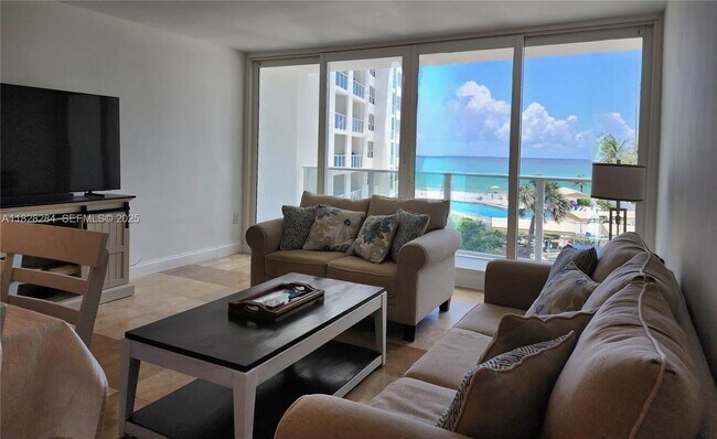 Building Photo - 3505 S Ocean Dr