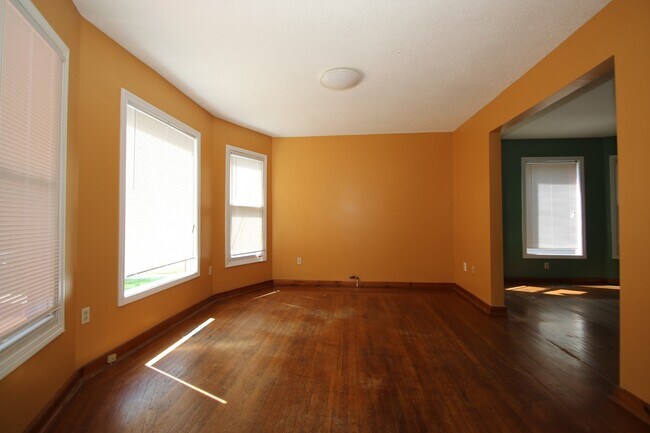 Building Photo - 324 Winthrop Ave