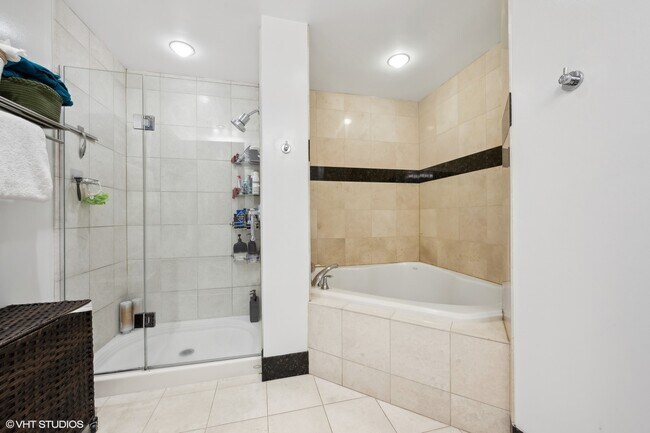 Building Photo - 160 E Illinois St