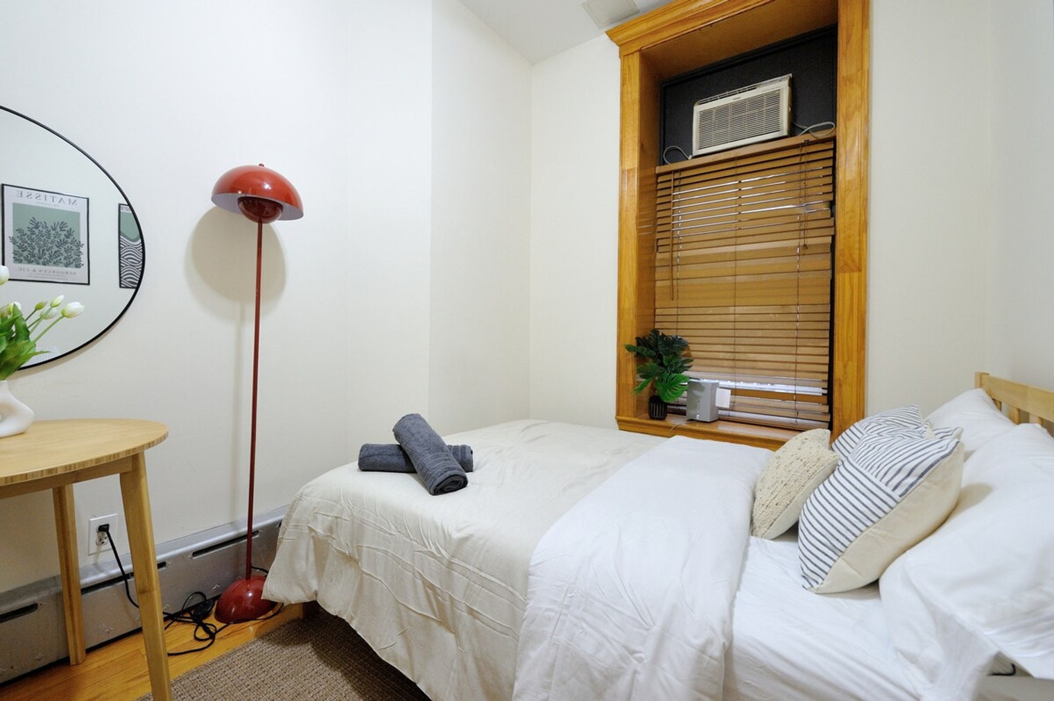 Building Photo - 422 W 56th St
