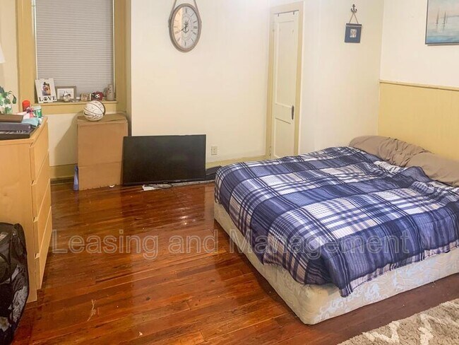 Building Photo - 25 George St